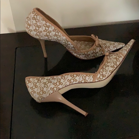 Heels - Picture 3 of 3